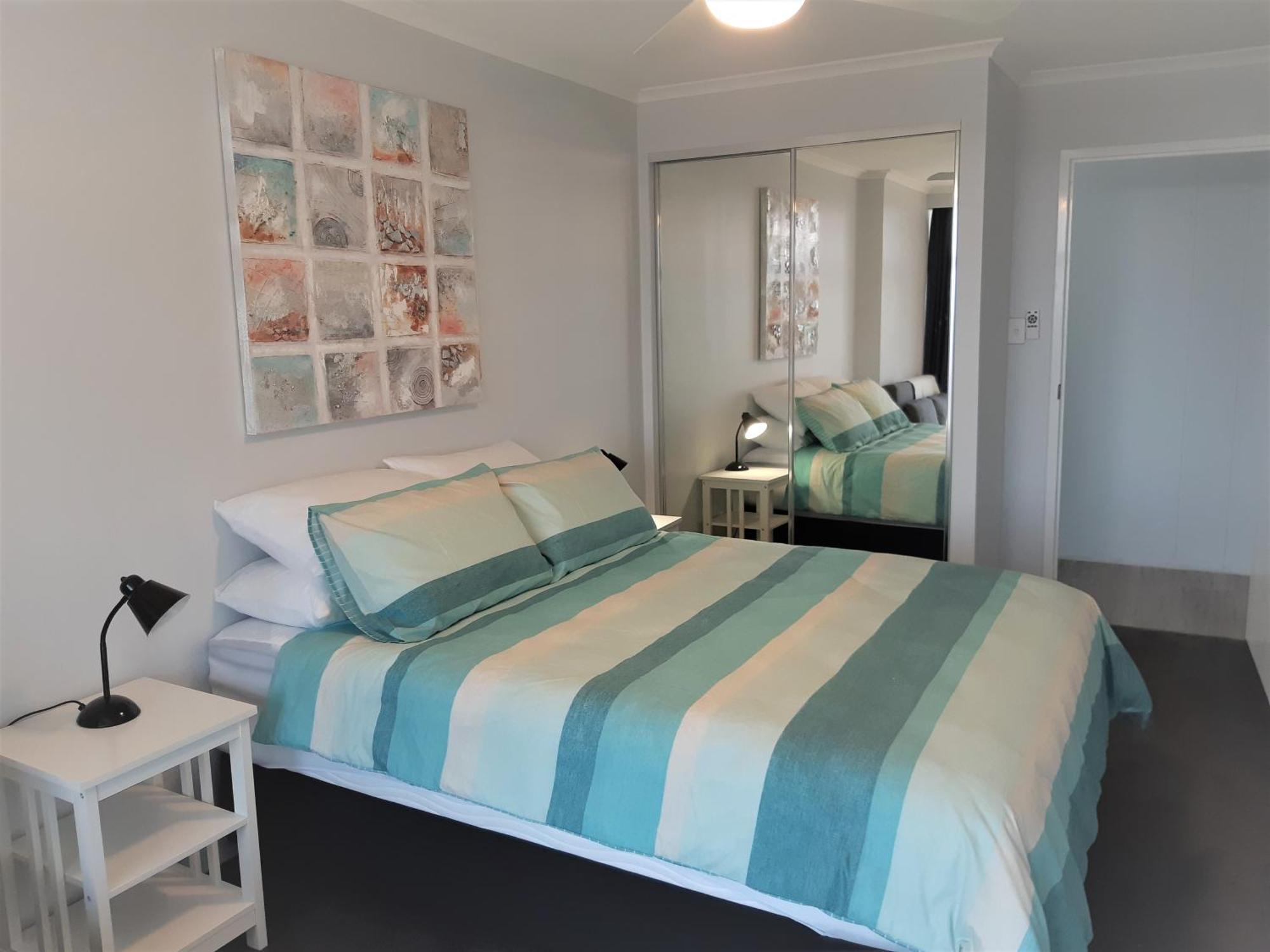 Aparthotel Surfers 4*