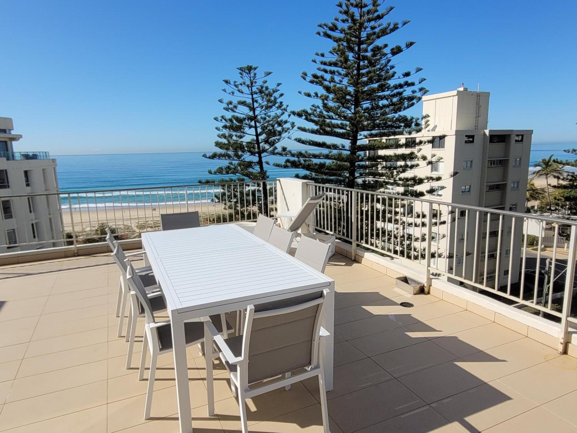 Surfers Aparthotel