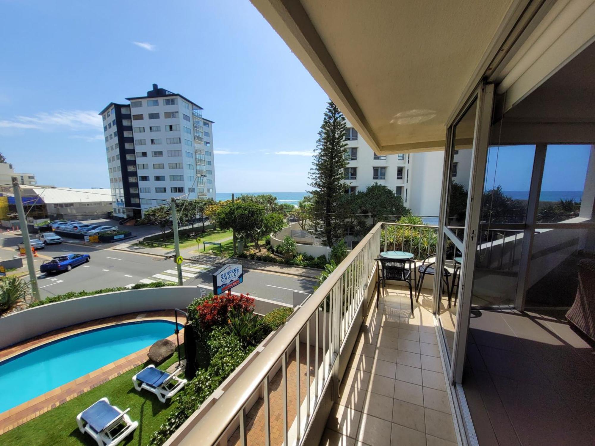 Aparthotel Surfers 4*