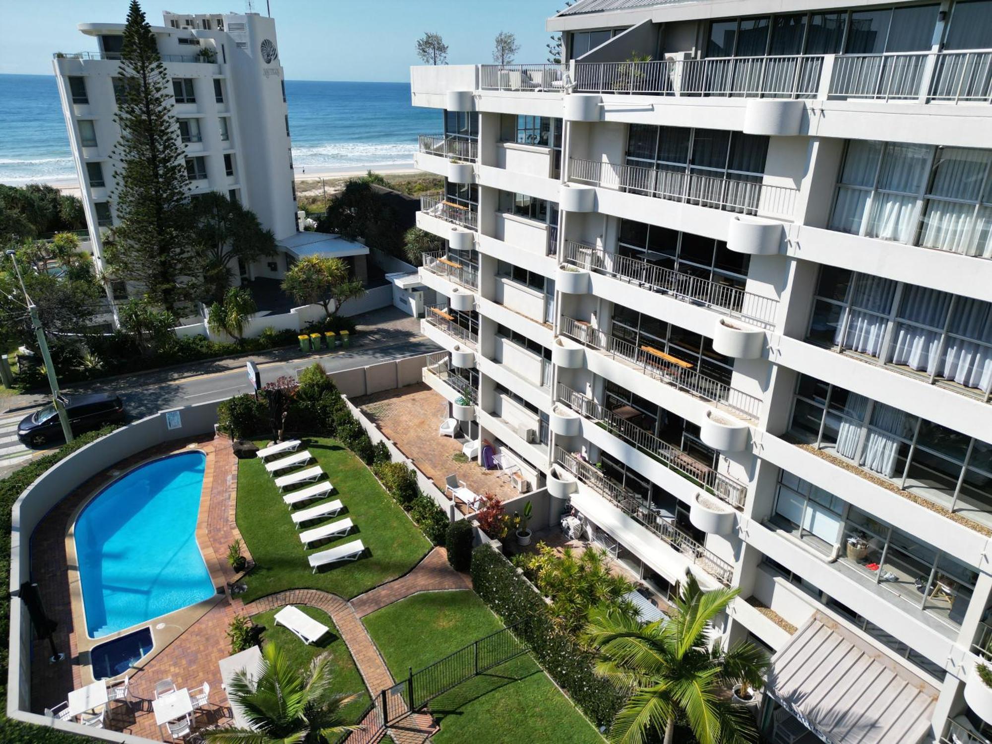 Surfers Aparthotel