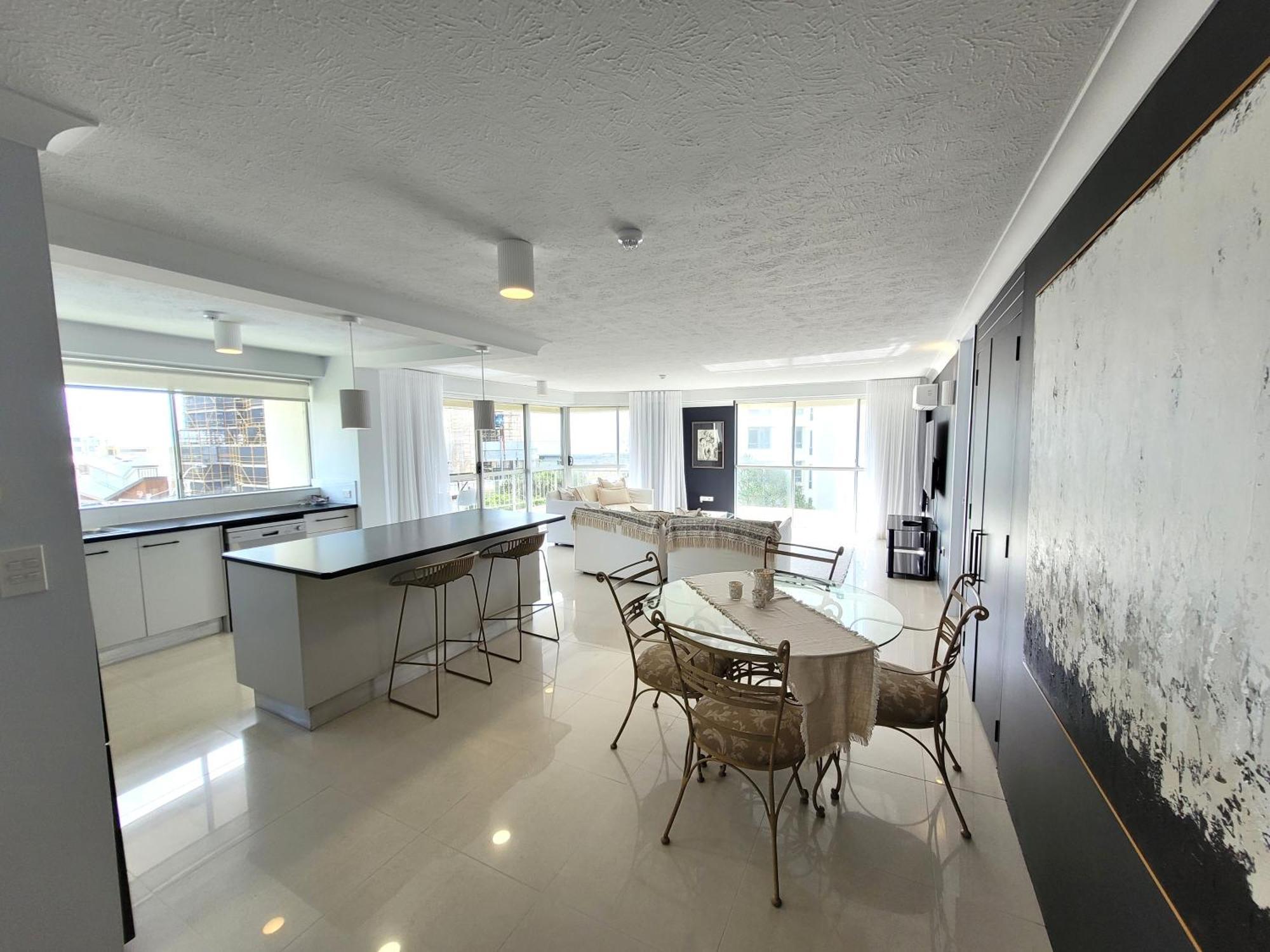 Surfers Aparthotel 4*
